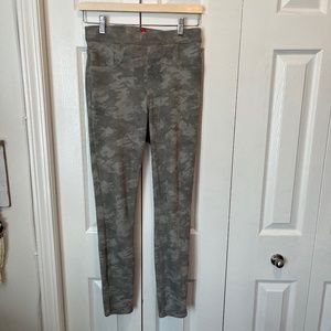 Spanx size S pull up pants